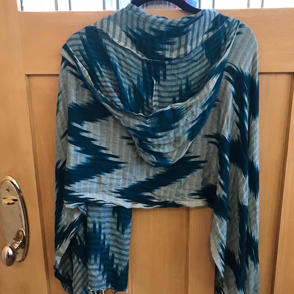 Shawl - Picture 3 of 3